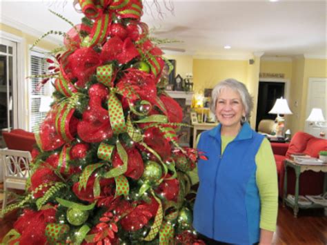 A tutorial on how to use deco mesh to decorate a tree for christmas. Deco Mesh Christmas Tree | Ladybug Wreaths by Nancy Alexander