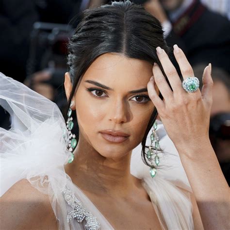 Kendall Jenner Tries Trendy Cow Print Manicure Allure Kendall Jenner Nails Betty Who