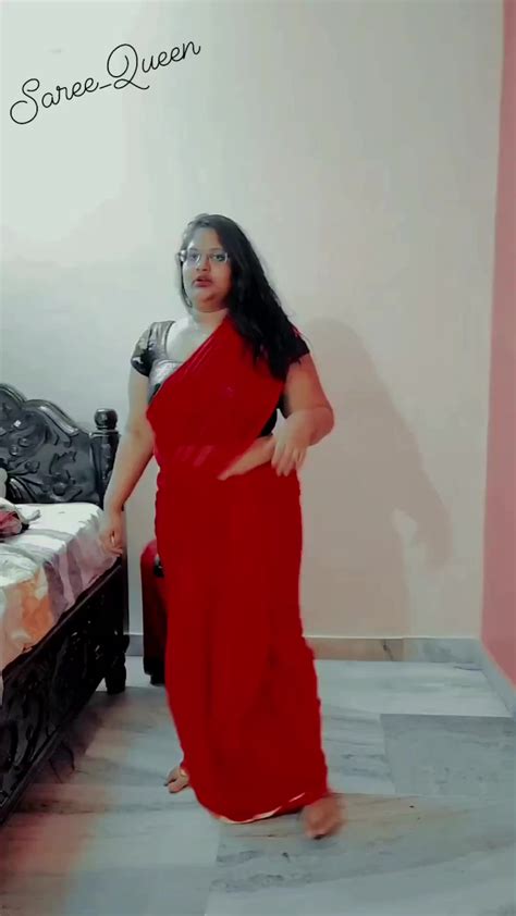 Indian Hot Aunty Saree Dance Saree Aunty Navel Dance 😍♥️ Saree Queen Saree Queen