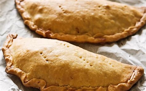 What would you expect from putting plain raw mince and chopped vegetables in some pastry? Homemade pasty recipe | FOOD TO LOVE