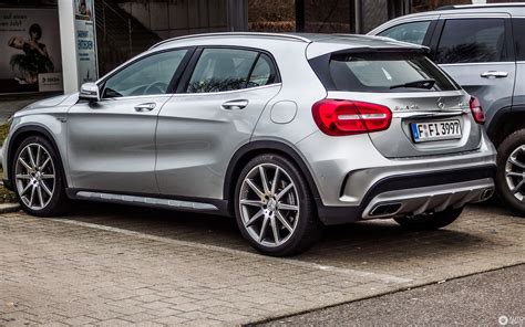 Under the hood is a. Mercedes-Benz GLA 45 AMG X156 - 10 maart 2015 - Autogespot