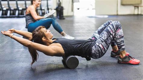 Traci rugged, diana schnaidt, valentina mishina. Foam Rolling: 8 Magic Moves That'll Relax All the Tension ...