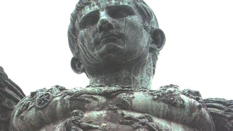 Hôtel jules césar, arles dès 154€ sur tripadvisor: Statue de bronze de Jules César à Rome | cestmoi.ca