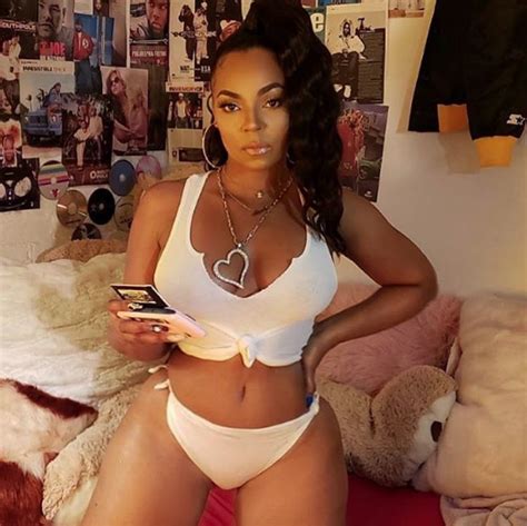 Hot Gyal Shanti Ashanti S Golden Pic Got The Gram Going Crazy