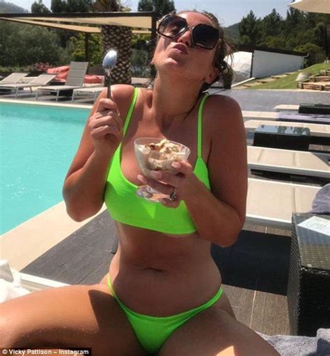 Vicky Pattison Proudly Flaunts Her Squishy Stomach In A Bikini Snap