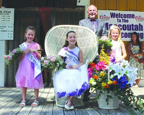 Kelly Johnson Crowned Little Miss Mascoutah Homecoming Princess
