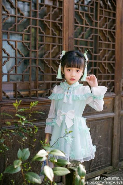 The site owner hides the web page description. 離鏡女兒上北鼻2 放開我北鼻第二季馮雪雅雪兒資料微博家庭背景 - 每日頭條