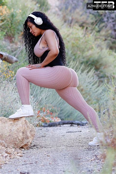 Blac Chyna Sexy Seen Showing Off Her Big Booty Wearing Tights In Malibu