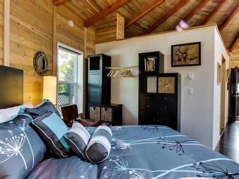Maybe you would like to learn more about one of these? Tiny Round Cabin in Florence | Cabin vacation, House ...