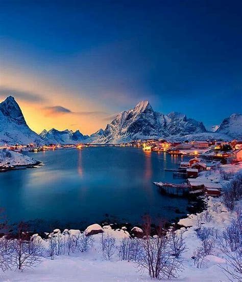 Last Light On Reine Norway Beautiful Villages Beautiful Places