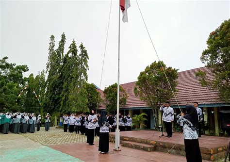 SMA Negeri 2 Rujukan Muara Enim Gelar Peringatan Hari Guru Nasional ke