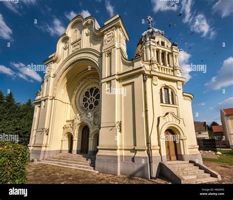 Synagogue Art Nouveau Facade In Hodmezovasarhely Hungary Stock Photo