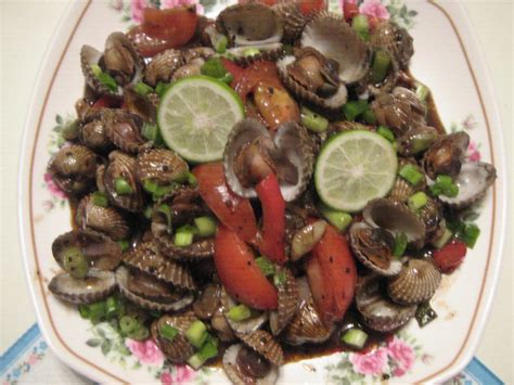 Remaja kulit hitam itu tampak tertekan dan bahunya bergetar. yan's cottage: KERANG MASAK LADA HITAM