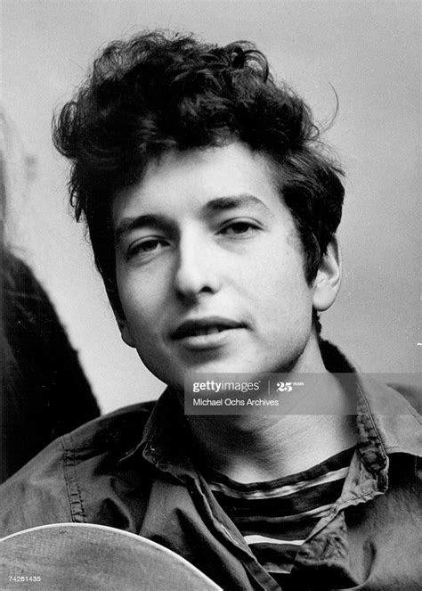 Bob dylan & friends, bob dylan & his band, bob dylan and the never ending tour band, robert zimmer and group, the gentleman's club of spalding, traveling wilburys, usa for africa. Bob Dylan poses for a portrait in this headshot from September 1961... News Photo - Getty Images
