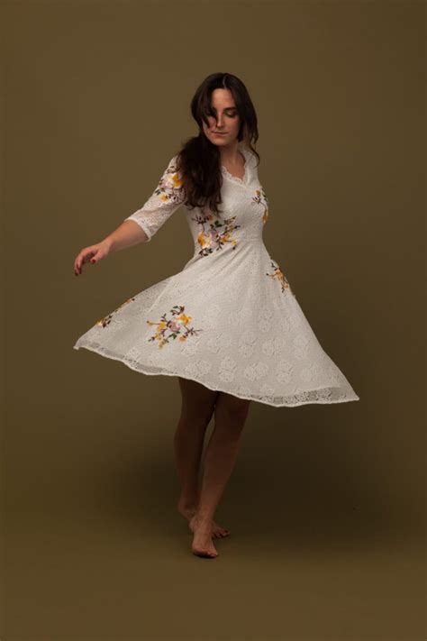 Ob für standesamt, kirche, freie trauung: Brautkleid FLOR Blumenmuster - Schwungvoller Rock - Größe ...