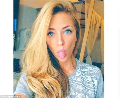 Does alexis sánchez have tattoos? PHOTOS…ALEXIS SANCHEZ'S GIRLFRIEND LAIA GRASSI POSES IN ...