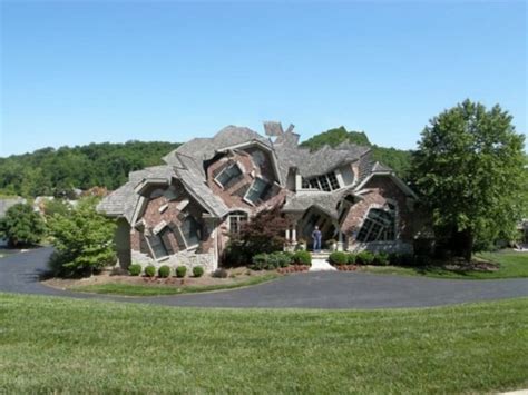 15 Weird Homes We All Wish We Lived In