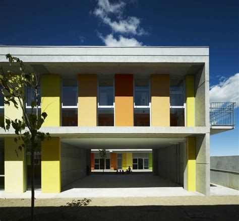 Primary School Construction Savvy Design In Les Cabanyes Spain