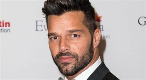 Ricky Martin Y Su Foto En La Cama Que Enciende Las Redes Sociales