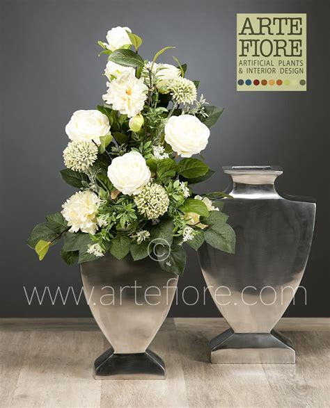 A tal proposito, nei passaggi successivi di questa guida, vi spiegherò come creare delle composizioni di fiori finti per realizzare un originale e raffinato. Pin di Beatrice Giuffredi su Flowers | Fiori artificiali ...