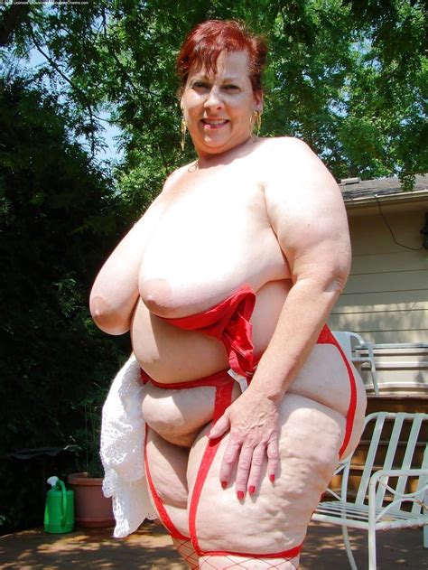 Granny Pics Slut Photo Grannies Big Tits Woman Shows Pink Pussy