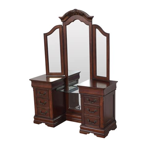 Just click on the location you desire for a. 66% OFF - Poh Huat Furniture Vanity Table / Storage