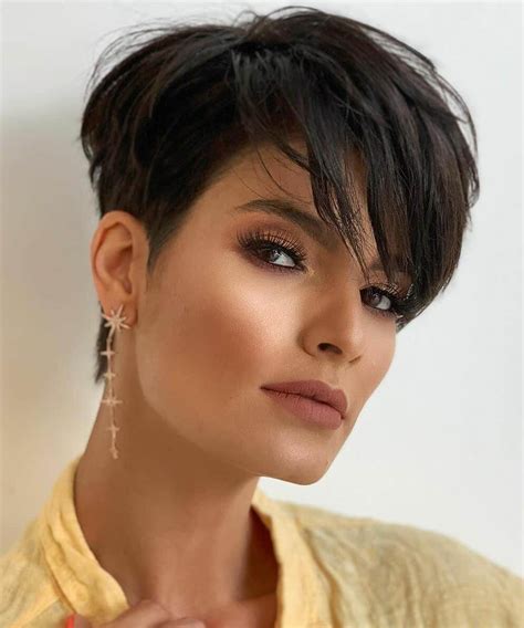Here we are in 2021, and although it has already been as full of unexpected twists and turns as its predecessor, we're still. 2021 Short Haircut Styles - 25+ » Trendiem