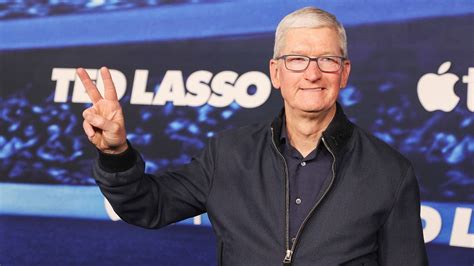 Apple Ceo Tim Cook Expected In India For Launch Of Mumbai And Delhi
