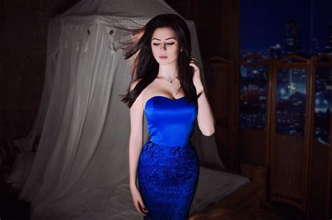 Blue Dress Model Wallpaperhd Girls Wallpapers4k Wallpapersimagesbackgroundsphotos And Pictures