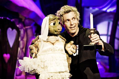 Sascha grammel zwei fast freiwillige. Keine Anhung: Comedy-Star Sascha Grammel auf Tournee im Revier
