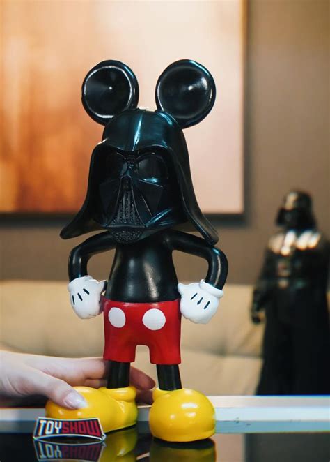Estátua Mickey Vader Disney E Star Wars By Russ Toyshow Tudo De