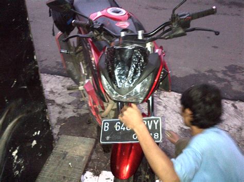 Cacing assalamualaikum, brosis, tak selamanya modifikasi velg jari jari identik dengan ban cacing. Pemasangan Headlamp z250 di New Vixion Lightning (NVL) | nakmouda97