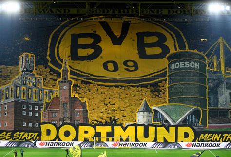 Check spelling or type a new query. Borussia Dortmund Südkurve: Choreo der BVB-Fans gegen ...