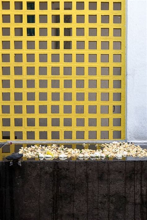 Museo interactivo que permite observar relojes. Snake Ranch | alvareztostado: luis barragán: capilla de ...