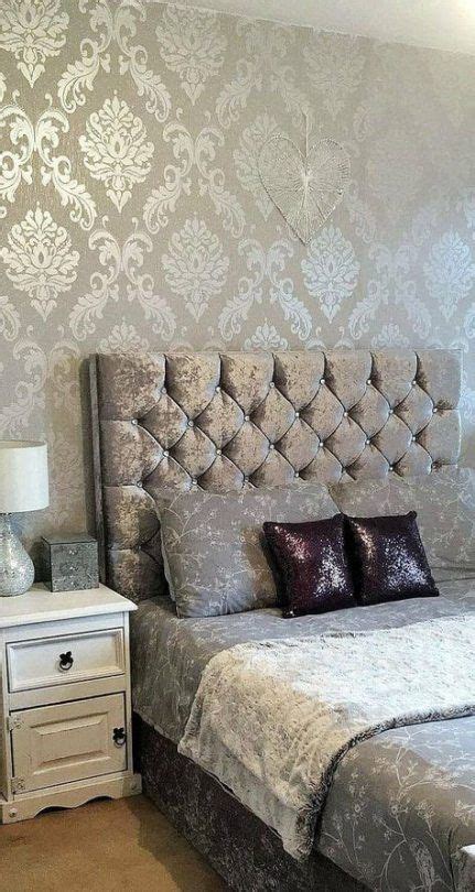 Whether you go for a timeless striped wallpaper design or a vibrant pattern we earn a commission for products purchased through some links in this article. 55 Ideas Wall Paper Bedroom Grey Silver | Feature wall bedroom, Wallpaper bedroom feature wall ...