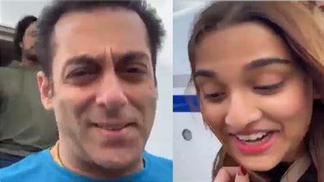 Salman Khan Cute Video With Girlfriend Saiee Manjrekar At Dabangg 3 Promotions Youtube