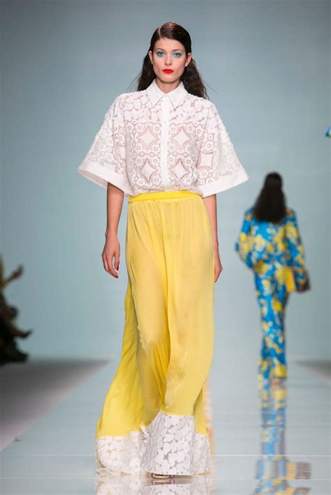 A Look From The Emanuel Ungaro Spring 2015 Rtw Collection Fashion