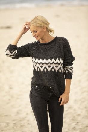Kathrine sørland (born 25 march 1980) is a norwegian fashion model, tv presenter and beauty queen who has competed in the miss world and miss universe beauty pageants. KATHRINE SØRLAND DESIGN - STRIKKEPAKKER | Genser, Mote ...