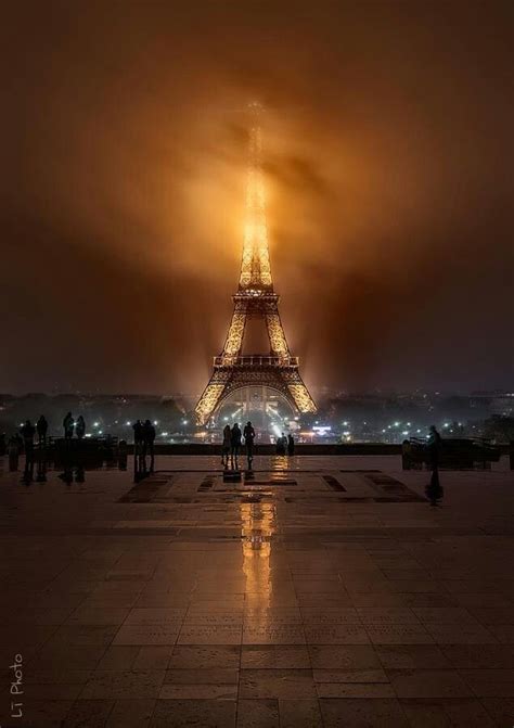 A Foggy Night In Paris Eiffel Tower Paris La Tour Eiffel