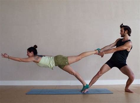 Yoga For Women Exercises Fotograf A De Yoga Yoga En Parejas Poses