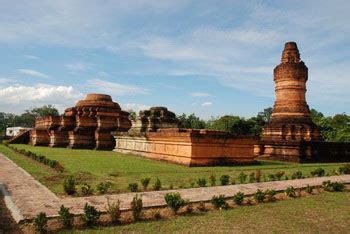 Berdasarkan sumber yang saya dapatkan kata muara bermaksud dimana ada sebuah tempat. Kompleks Candi Muara Takus, Kampar - Riau