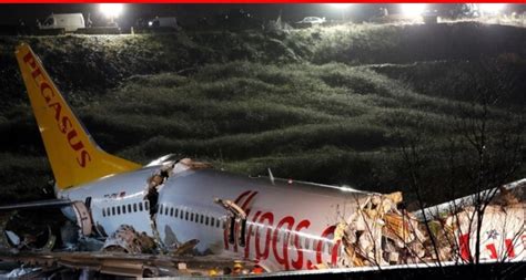 Turquie Un Avion Sort De Piste Et Se Brise En Deux Après Son