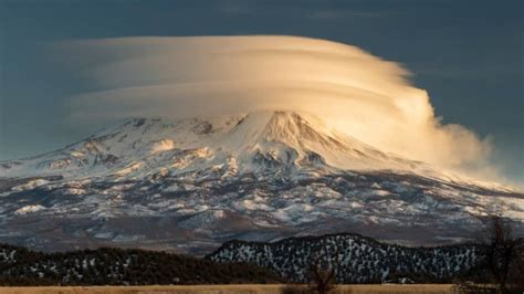 Watch This Strange ‘lenticular Cloud Hover Like A Ufo The Washington