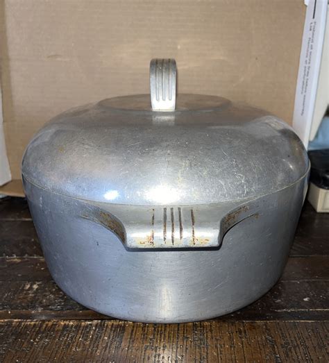Wagner Ware Sidney O Magnalite Aluminum Dutch Oven Pot Roaster Trivet