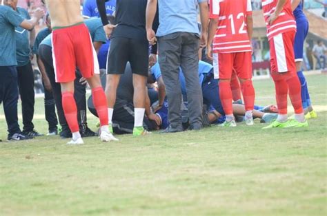 لاعب كرة قدم مصري يبلع لسانه في مباراة فريقه بالدرجة الثانية بالدوري الشرقية توداي
