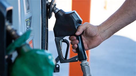 Gas prices in Louisville: Prices down in Louisville as refineries pick up