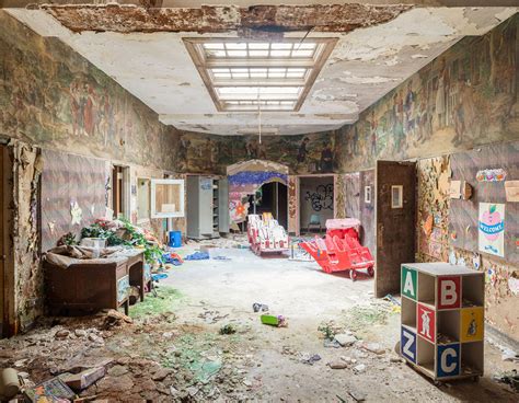 This Is What A Psychiatric Hospital That Has Been Abandoned For Years