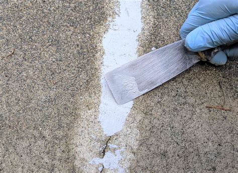 How To Repair Cracks In A Concrete Wall