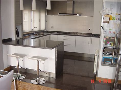 Encuentra ideasdiseños de cocinas integrales pequeñas modernas de acuerdo a tu gusto. Decoración de Cocinas Pequeñas y Sencillas