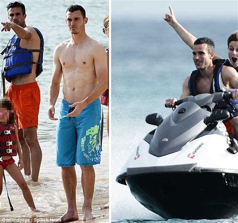 Does thomas vermaelen have tattoos? Robin van Persie and Thomas Vermaelen hit beach as ...